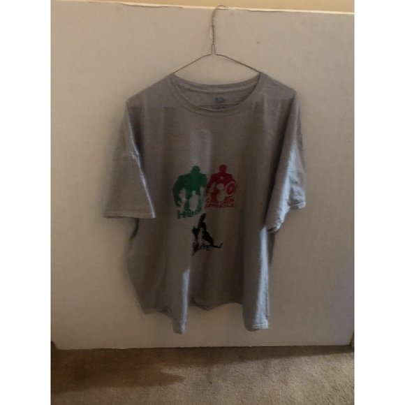 Fruit Of The Loom Shirt Mens 4X Gray Marvel Captain America Hulk and Hawkeye - Picture 2 of 3